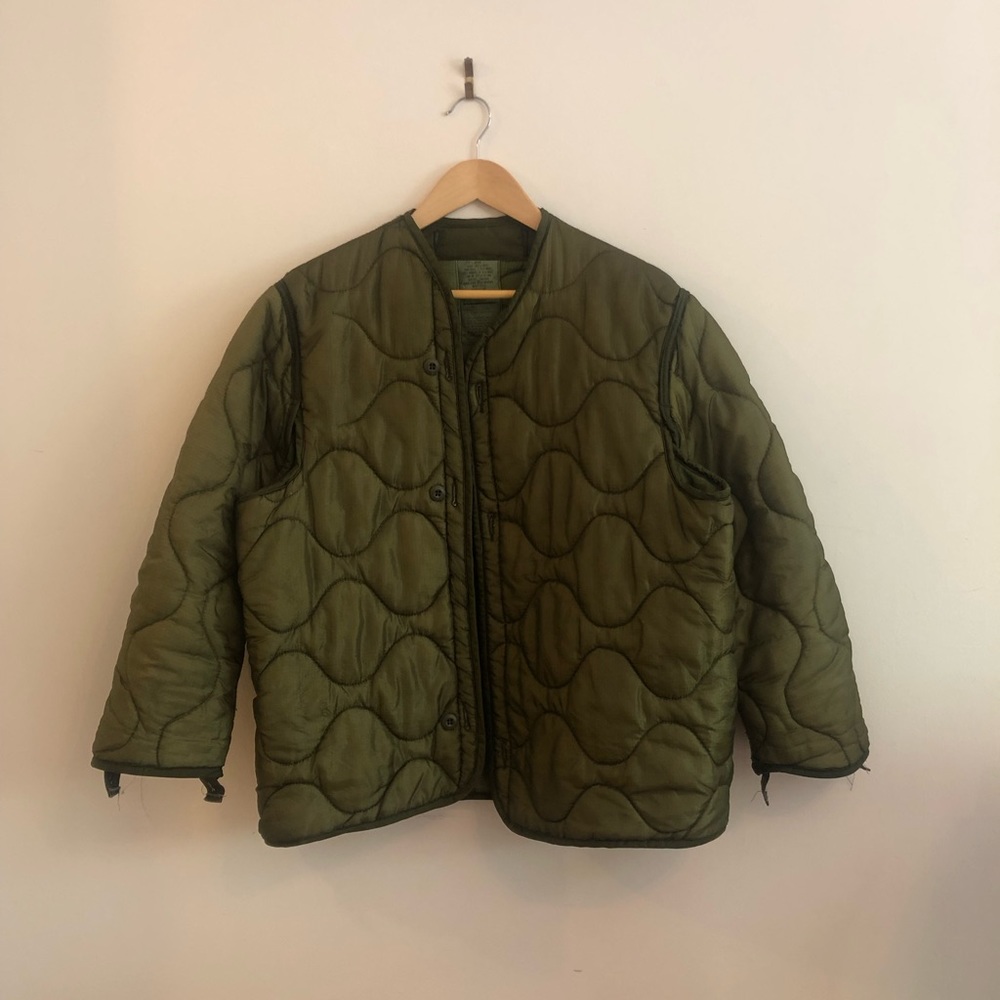 Military quilted army liner jacket with buttons Medium